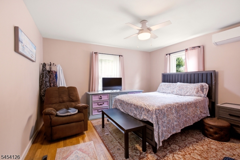 640 New York Ave Property Photo 11