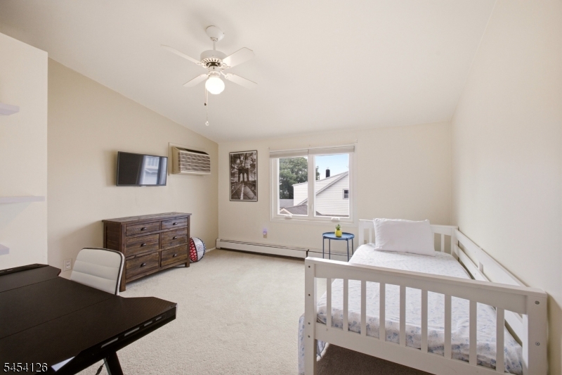 640 New York Ave Property Photo 15