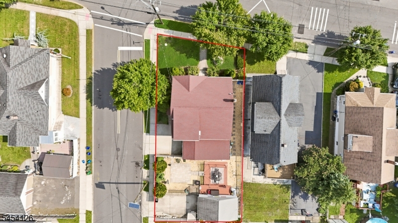 640 New York Ave Property Photo 37