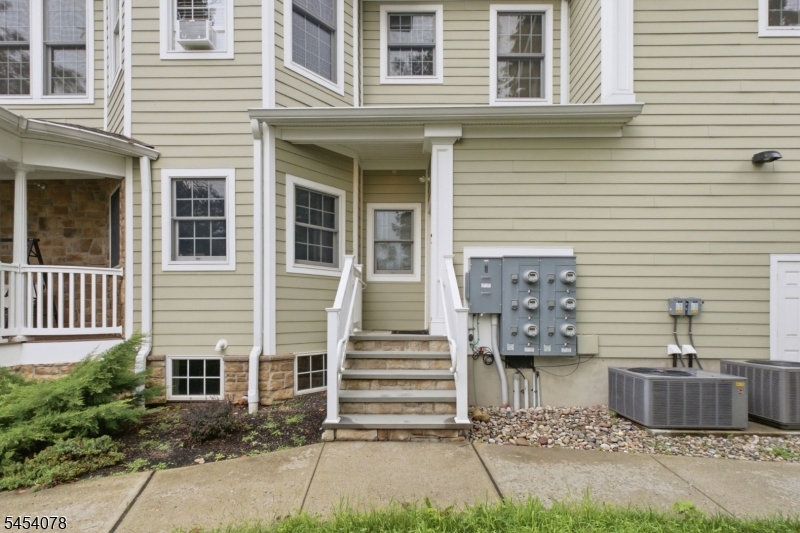25 Green Village Rd Property Photo 10