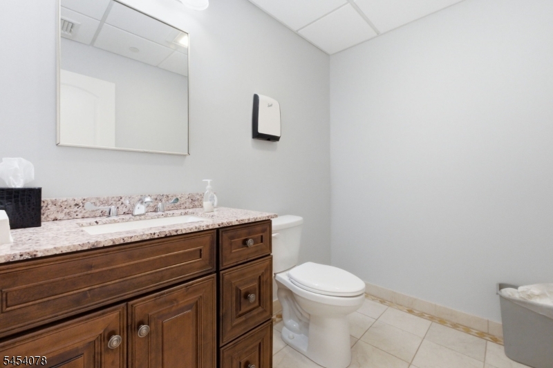 25 Green Village Rd Property Photo 18