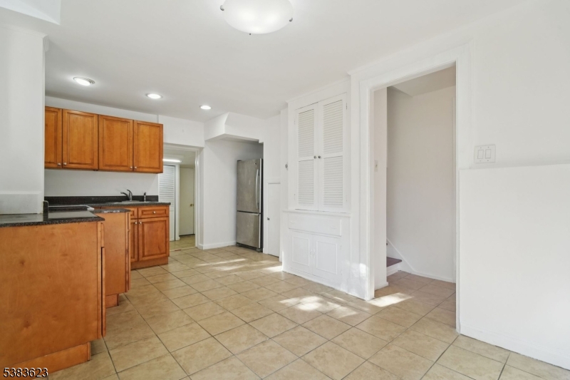 25 Prospect Ave Property Photo 6