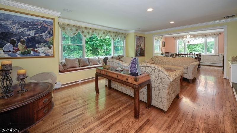 460 Laurel Ln Property Photo 11