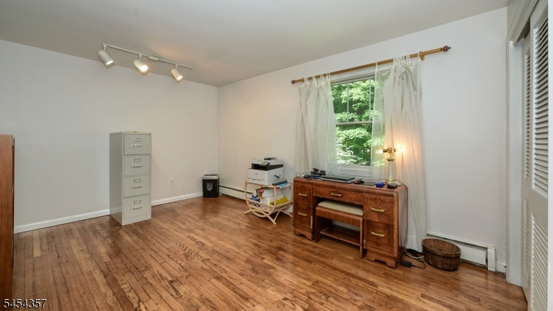 460 Laurel Ln Property Photo 23
