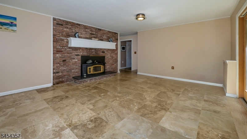 460 Laurel Ln Property Photo 25