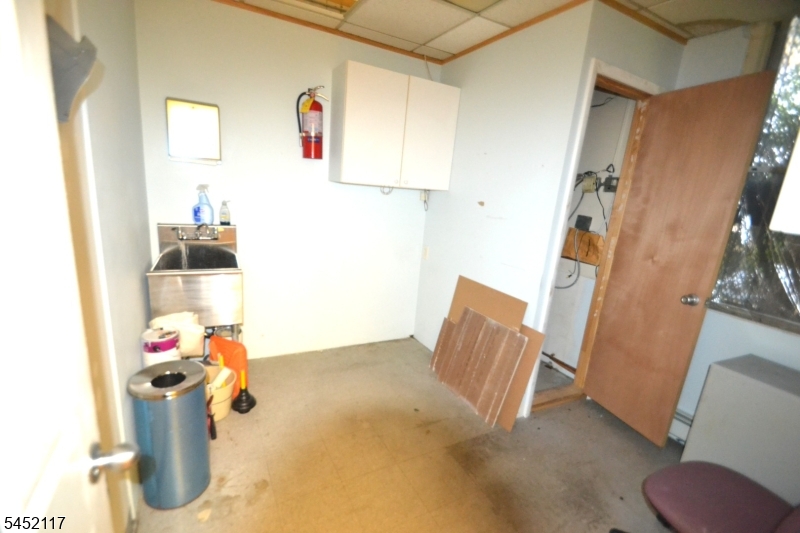 59 14th St Property Photo 12