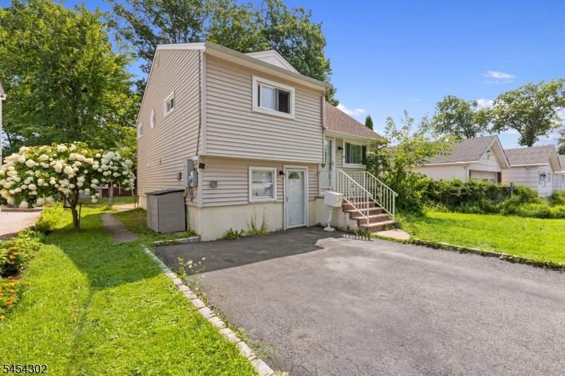 34 Roosevelt Ave Property Photo 2