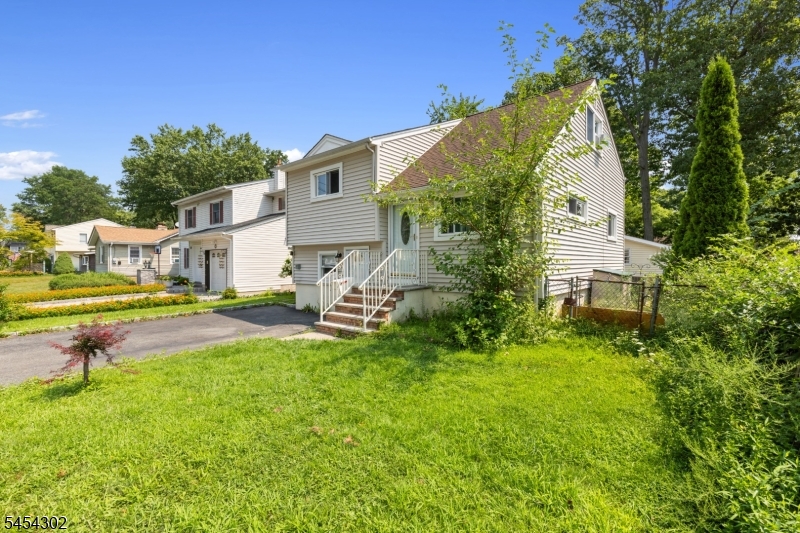 34 Roosevelt Ave Property Photo 3