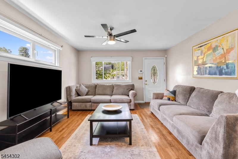 34 Roosevelt Ave Property Photo 8
