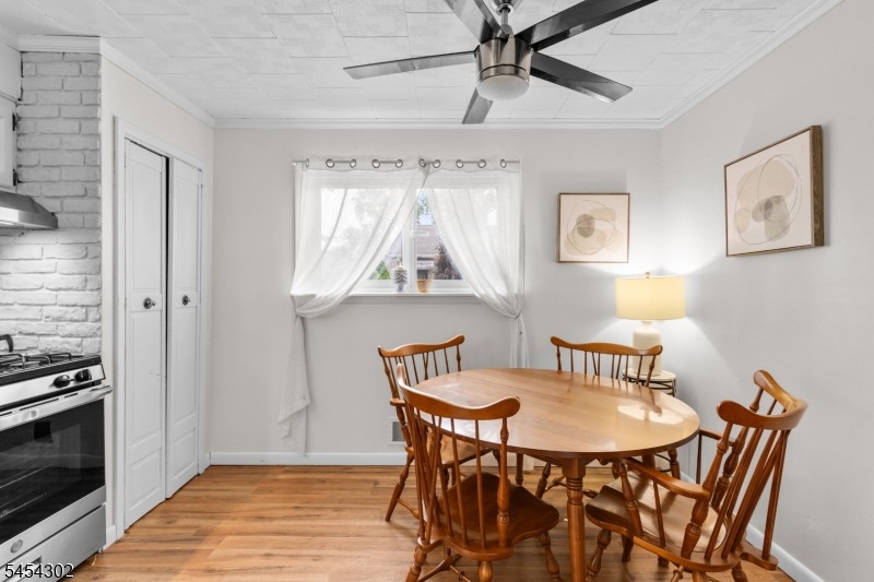 34 Roosevelt Ave Property Photo 10