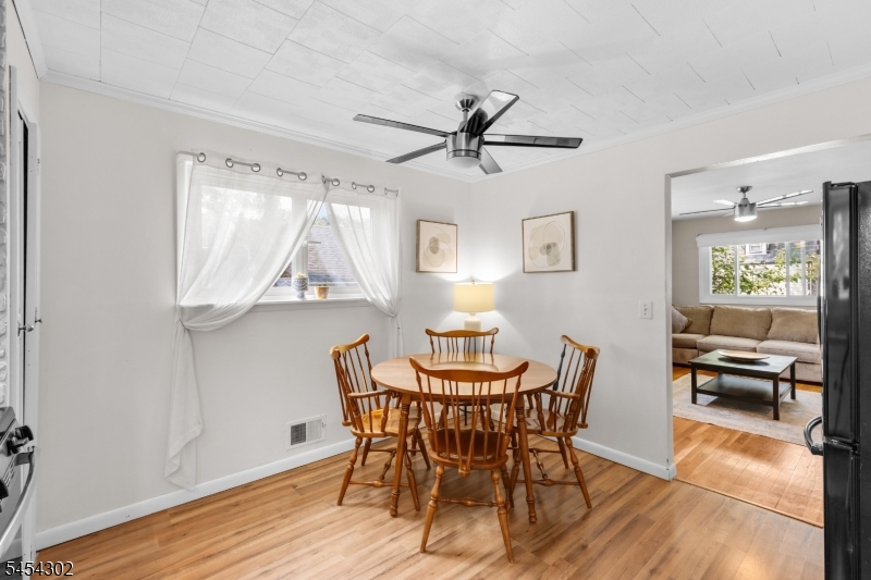 34 Roosevelt Ave Property Photo 11