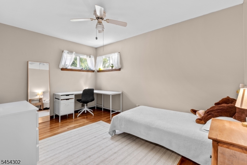34 Roosevelt Ave Property Photo 17