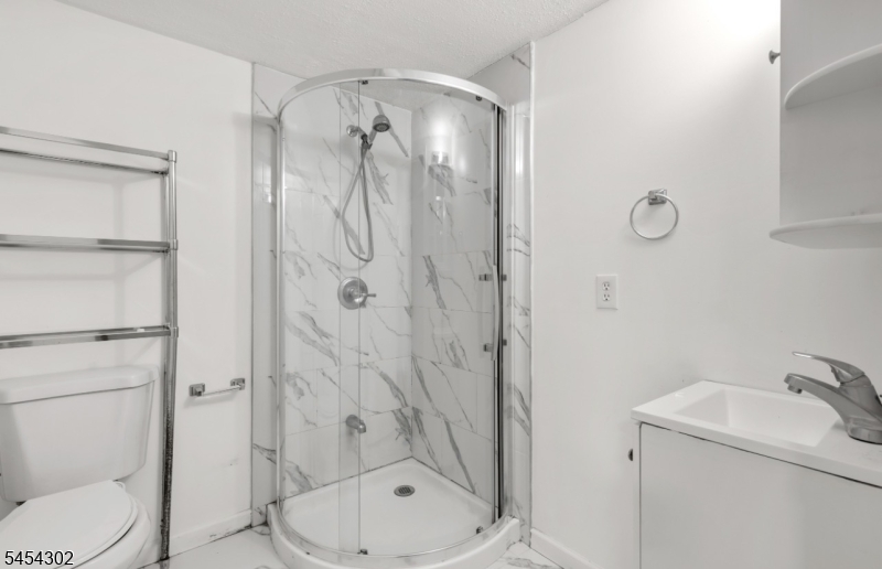 34 Roosevelt Ave Property Photo 21