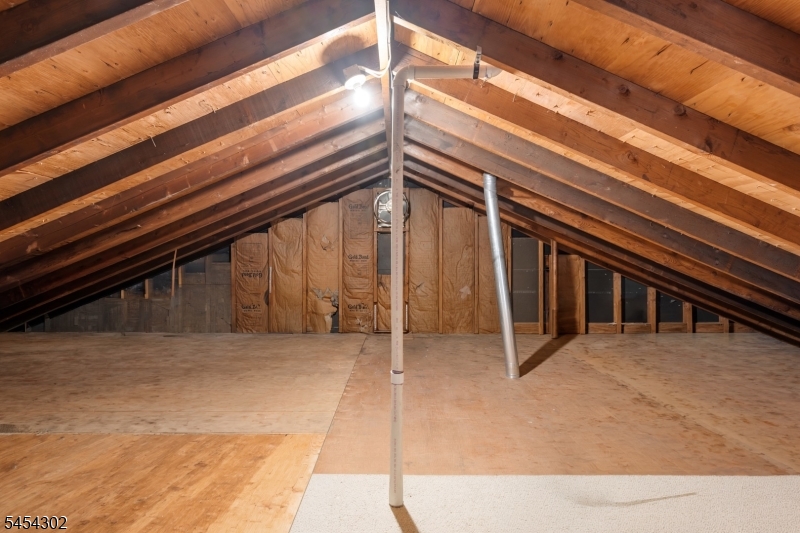 34 Roosevelt Ave Property Photo 23