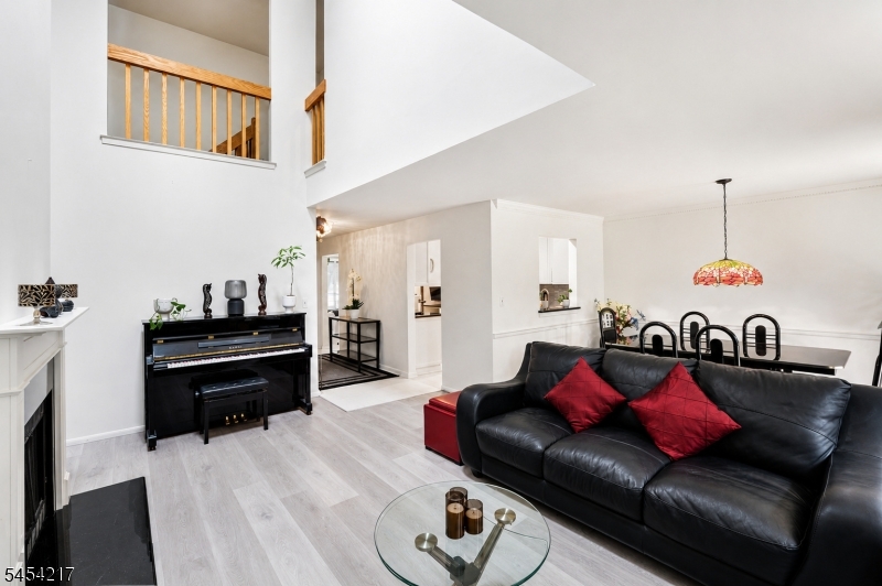 45 Bond St Property Photo 7