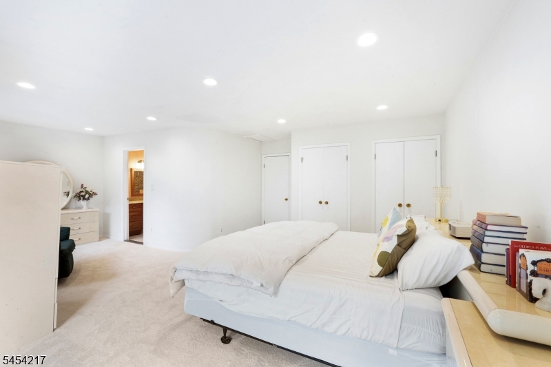 45 Bond St Property Photo 15