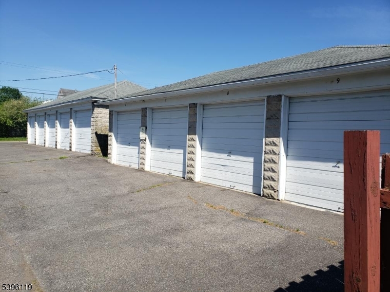 1511 Warren St Property Photo 1