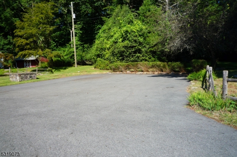 46 Oak Rd Property Photo 27