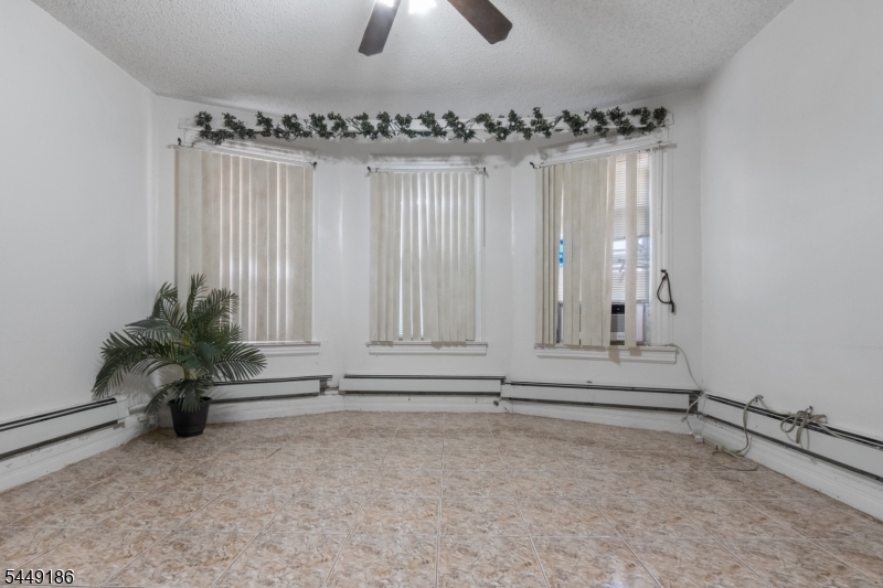33 Vreeland Ave Property Photo 9