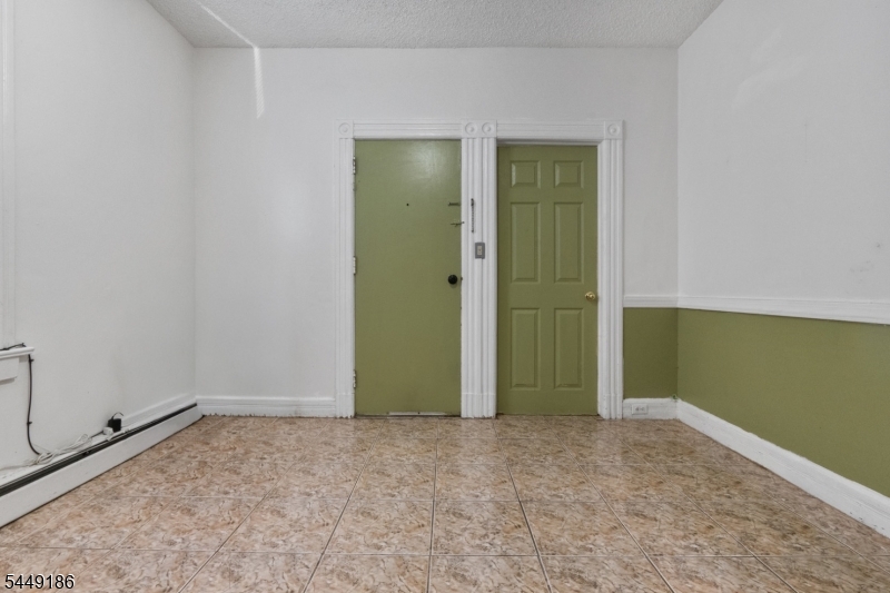 33 Vreeland Ave Property Photo 15