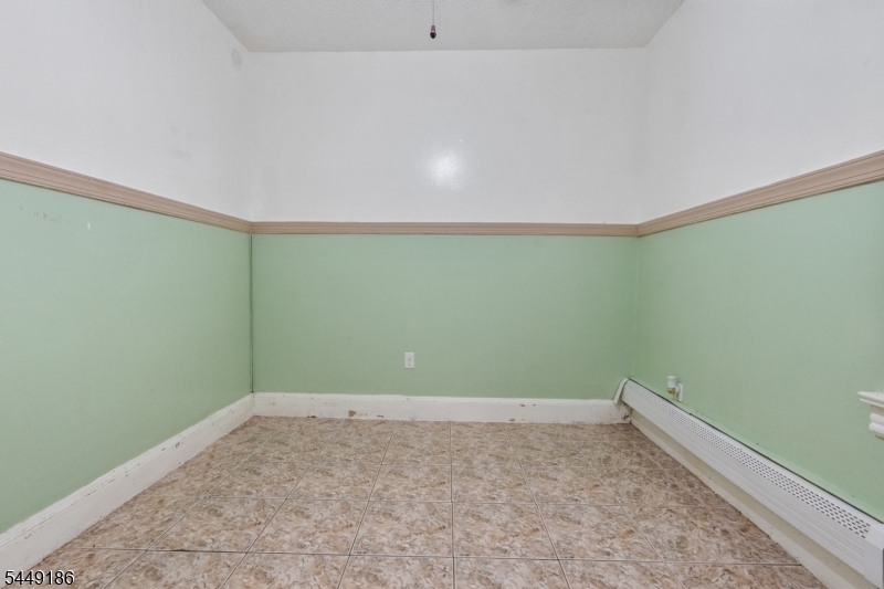 33 Vreeland Ave Property Photo 16
