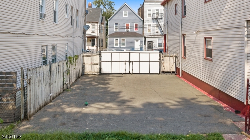 33 Vreeland Ave Property Photo 34