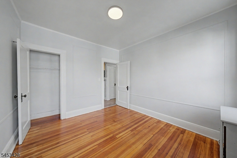 1329 Alina St 2r Property Photo 7