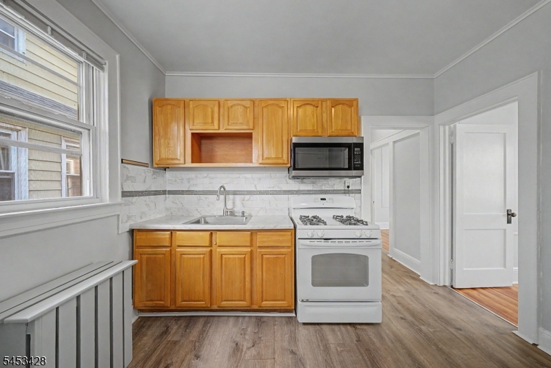 1329 Alina St 2r Property Photo 12