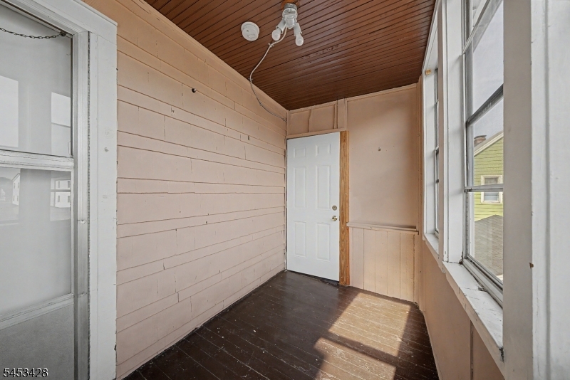 1329 Alina St 2r Property Photo 13