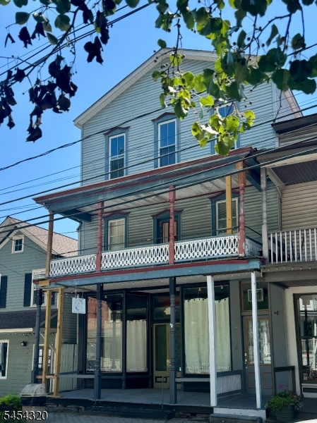 21 Main St Property Photo 1