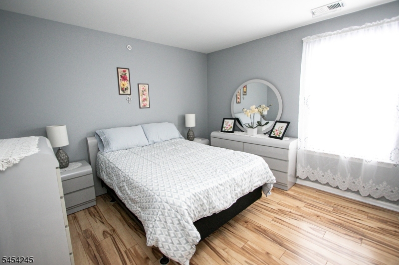10 Redspire Dr 10 Property Photo 6