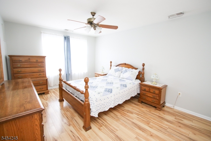 10 Redspire Dr 10 Property Photo 8