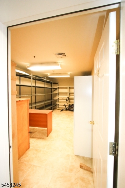 10 Redspire Dr 10 Property Photo 18