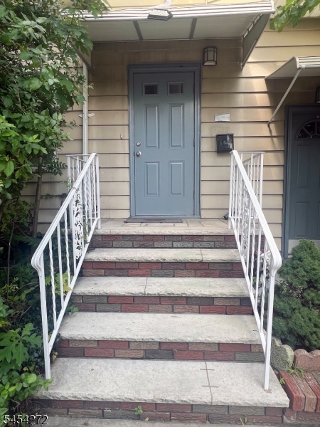 420 Lakeview Ave Property Photo 1