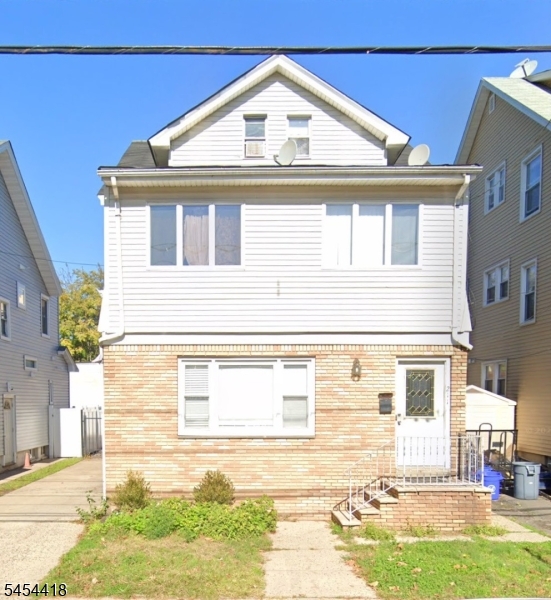 211 Newark Ave Property Photo 1