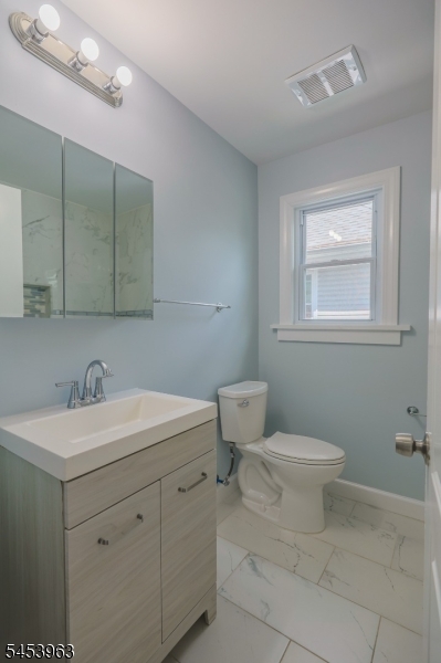 1126 E 2nd St Property Photo 17