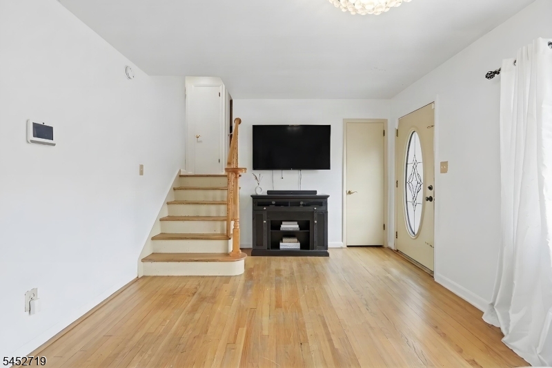 378 Riverside Ave Property Photo 5