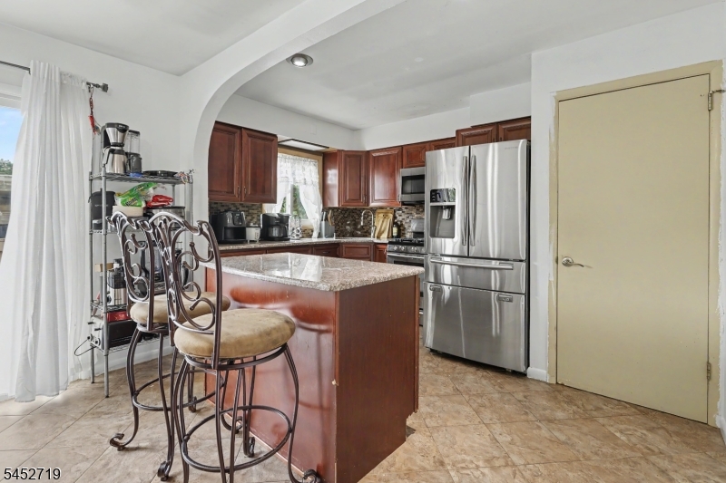 378 Riverside Ave Property Photo 10