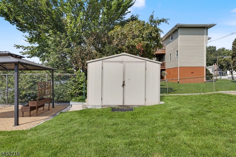 378 Riverside Ave Property Photo 35