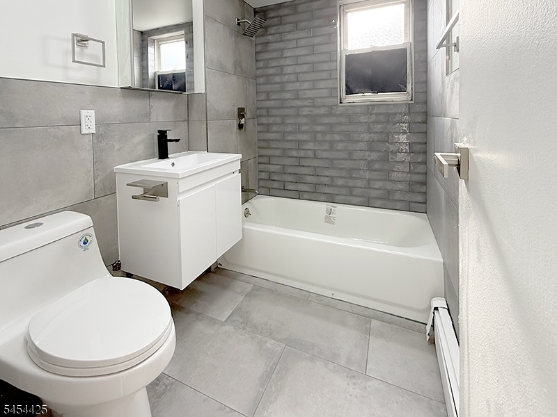 19 Van Rensselear St 4 Property Photo 8