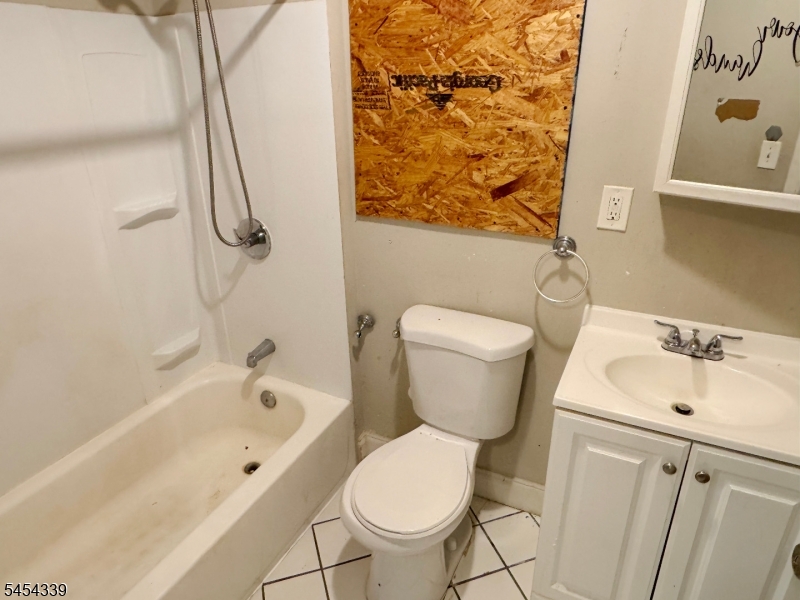23 Ryerson Ave Property Photo 3