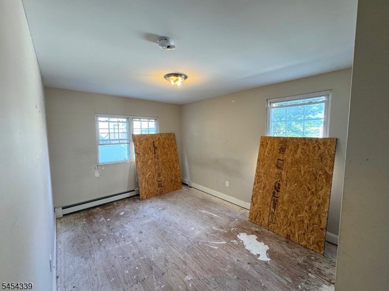 23 Ryerson Ave Property Photo 7