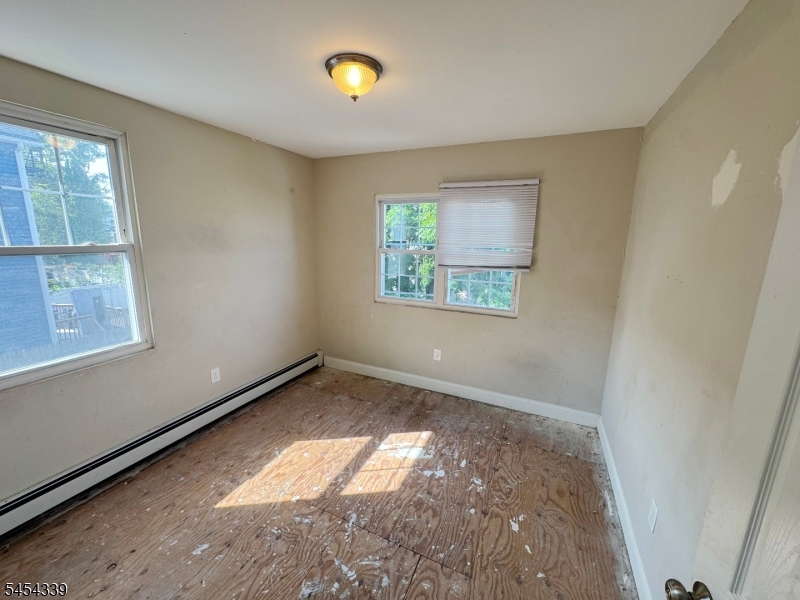 23 Ryerson Ave Property Photo 12