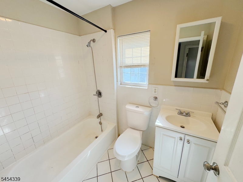 23 Ryerson Ave Property Photo 13