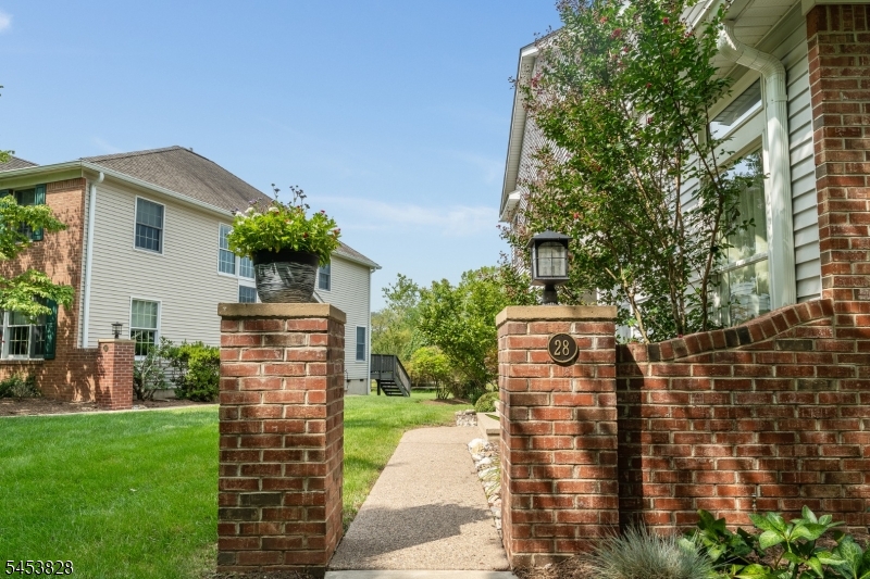28 Pond Ridge Dr Property Photo 4