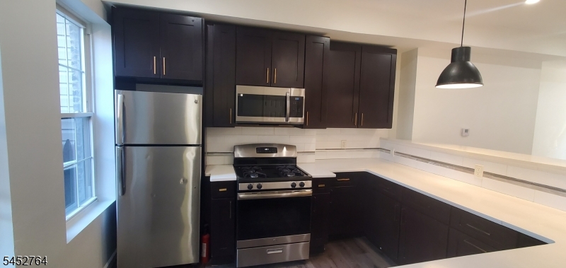 22 Eagle St Property Photo 2