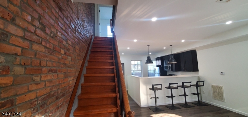 22 Eagle St Property Photo 6