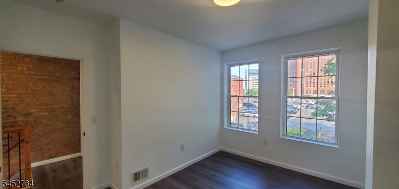22 Eagle St Property Photo 7