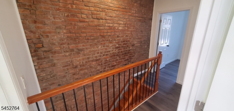 22 Eagle St Property Photo 9