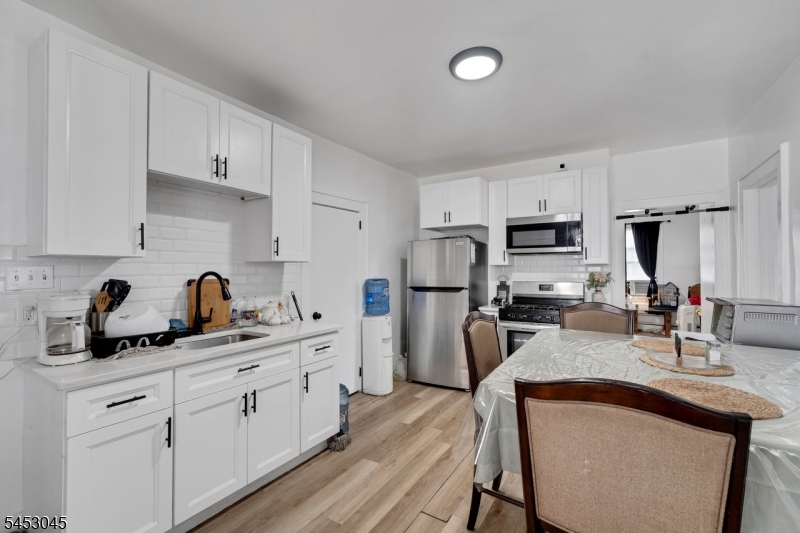 25 Belmont Ave Property Photo 4